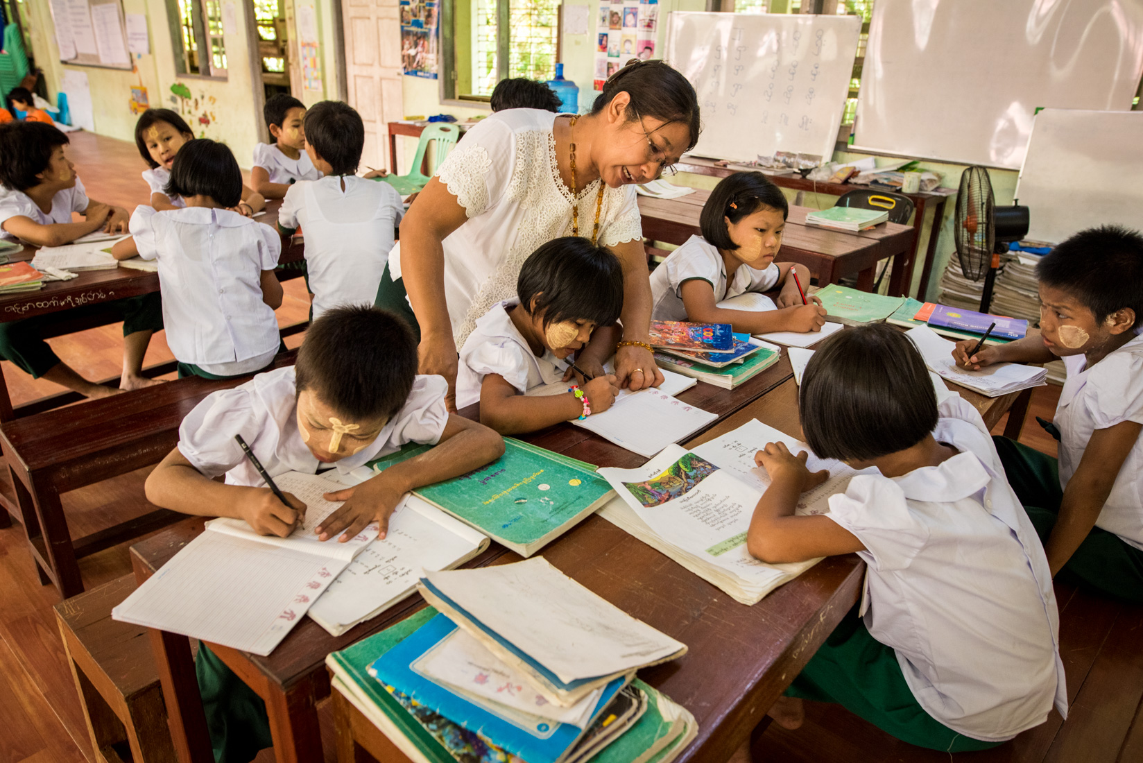 Child rights training session for children in Htauk Kyant Traini